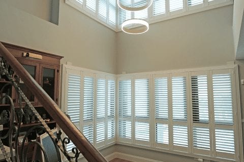 Mẫu cửa chớp shutter góc Norman